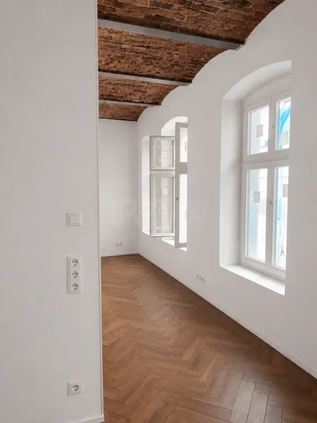 Historischer Charme: Einzigartige 1-Ziimmer-Wohnung im Herzen Berlins — photo 1